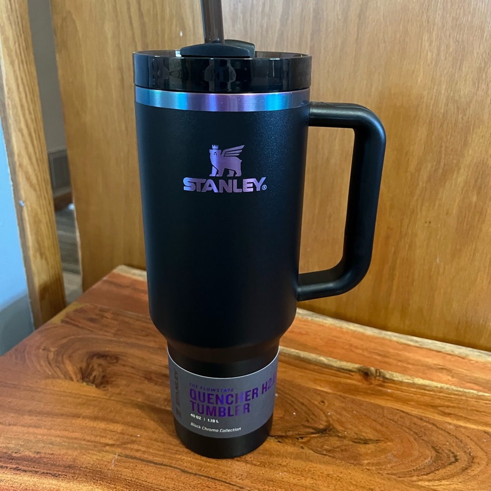 Stanley 40oz BLACK CHROMA